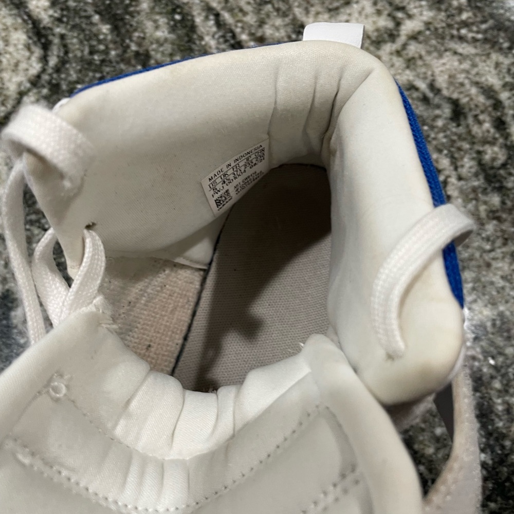 Addias - Picture 7 of 7